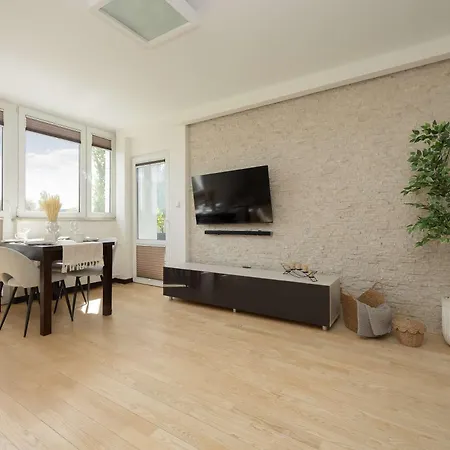 Spacious Family Near The Subway In By Renters Varsovia