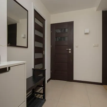 Apartamento Spacious Family Near The Subway In By Renters