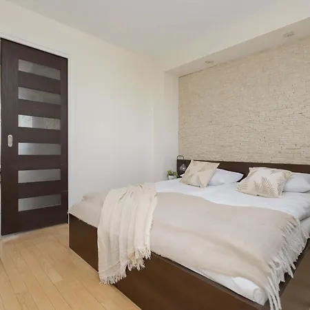 Spacious Family Near The Subway In By Renters * Warszawa