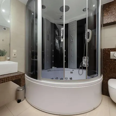 Apartamento Spacious Family Near The Subway In By Renters *